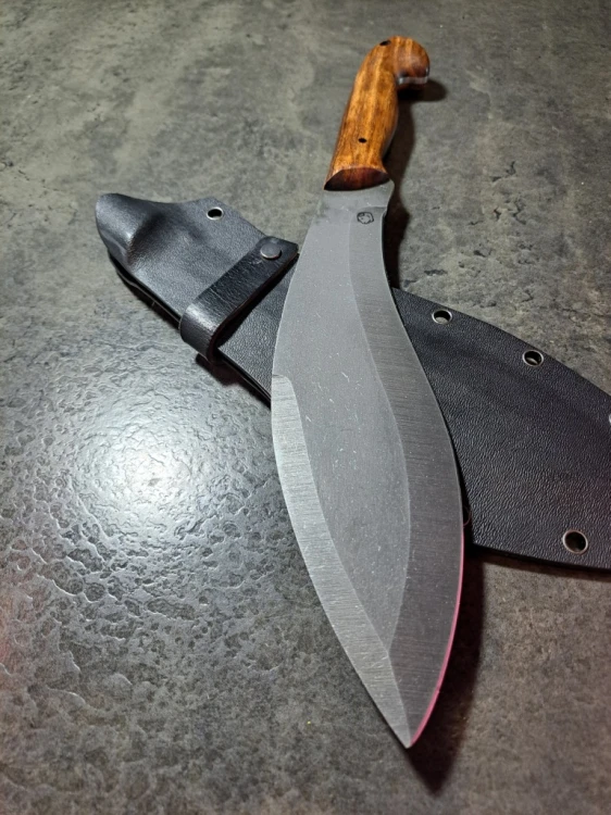 klasyczny Kukri maczeta nepalski nóż myśliwski terenowy stal węglowa 35cm