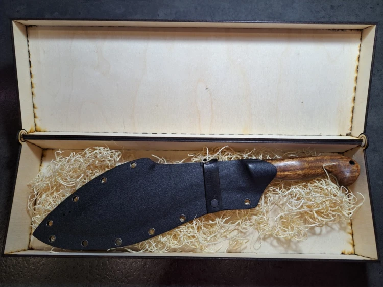 klasyczny Kukri maczeta nepalski nóż myśliwski terenowy stal węglowa 35cm