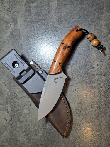 nóż model Sicario bushcraft, edc, terenowy, węglowa NCV1 outdoor custom